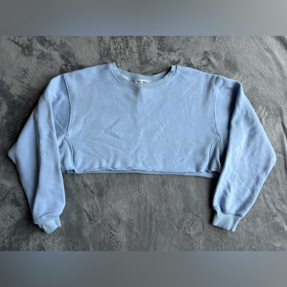 Cropped crewneck